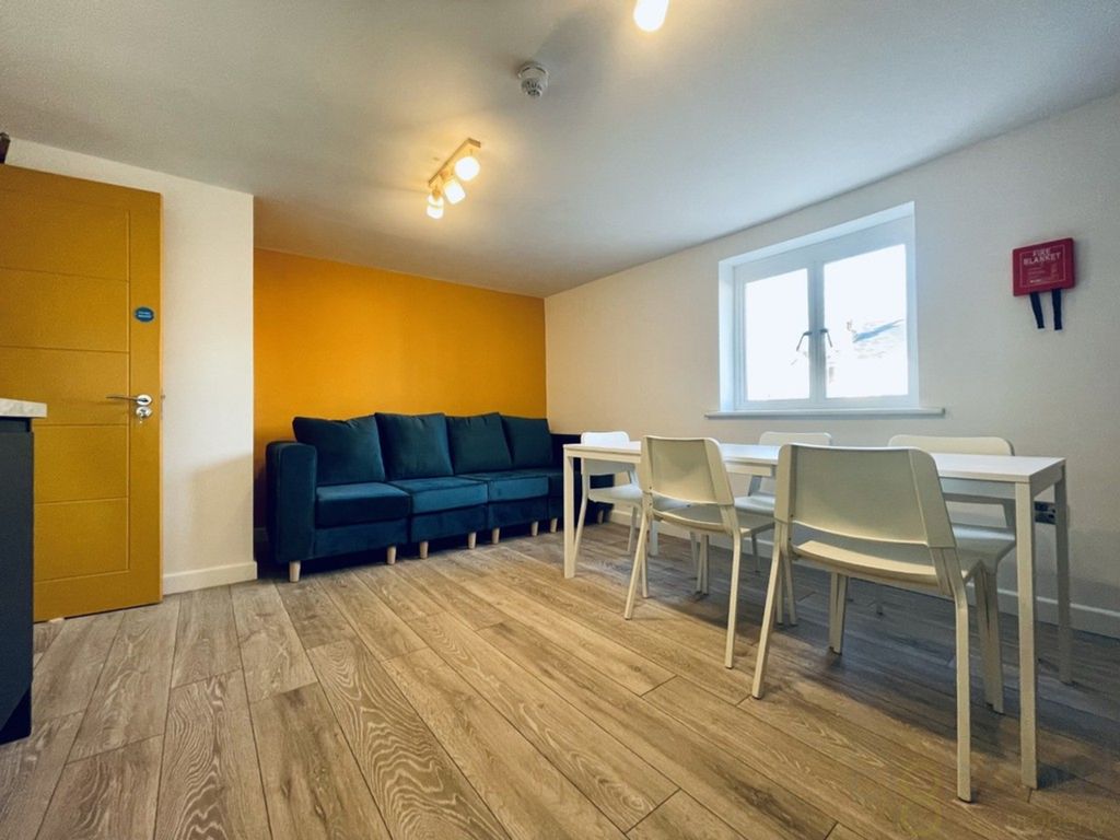 Additional image 16 of 5 bed maisonette to rentBrighton Road, Worthing BN11