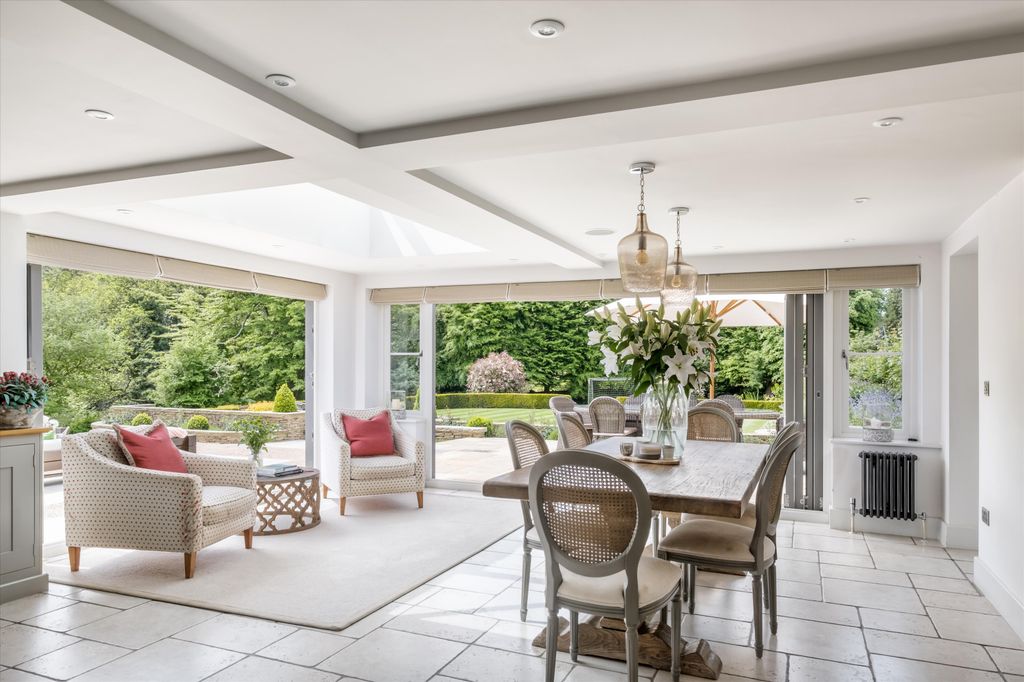 Additional image 12 of 6 bed detached house to rentHalfpenny Lane, Guildford, Surrey GU4