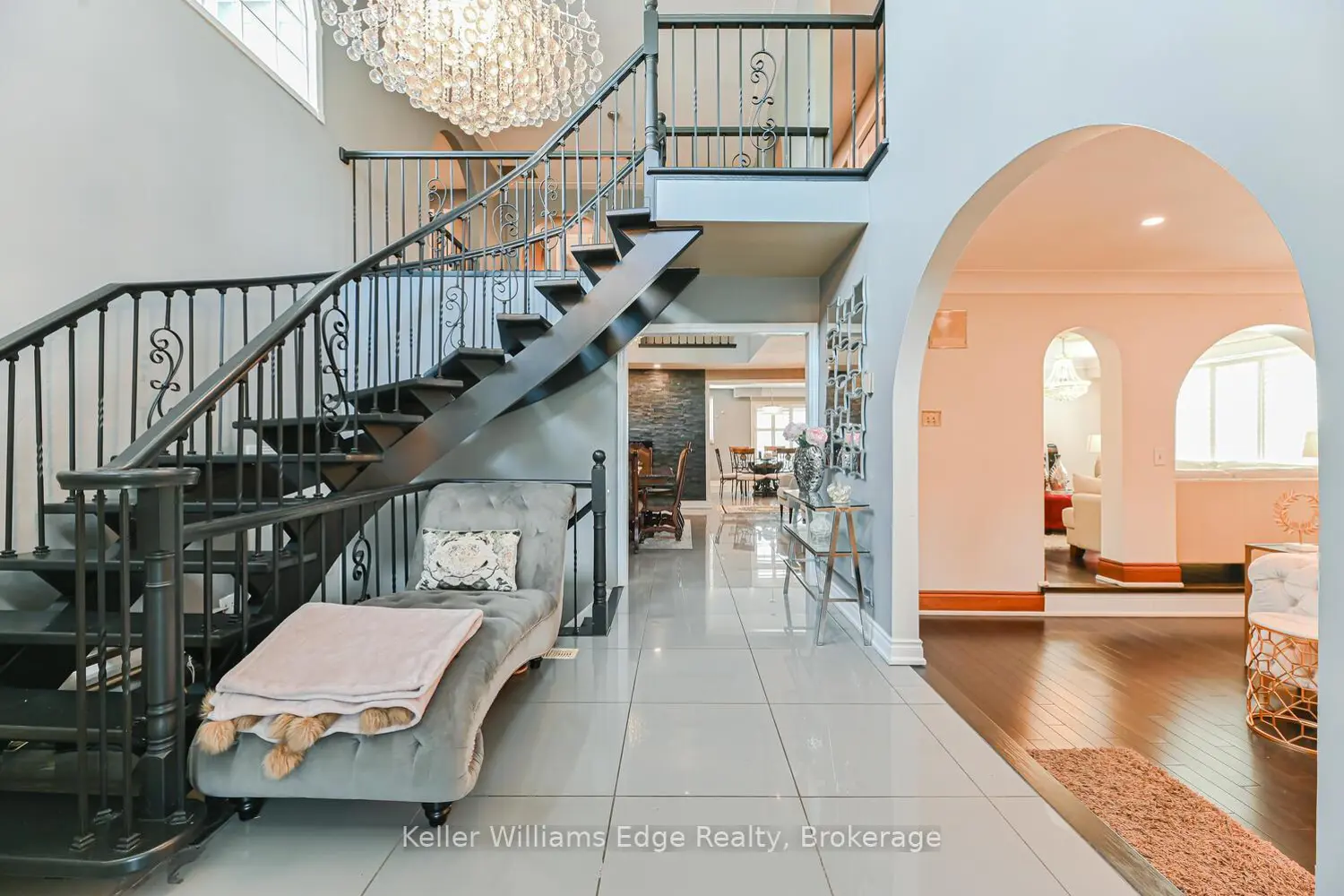 Additional image 4 of 282 Book Road