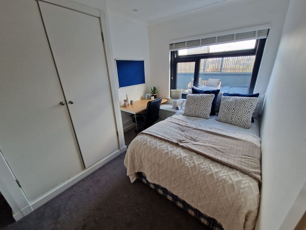 Additional image 6 of 4 bed shared accommodation to rentLondon Road, Southampton, Hampshire SO15