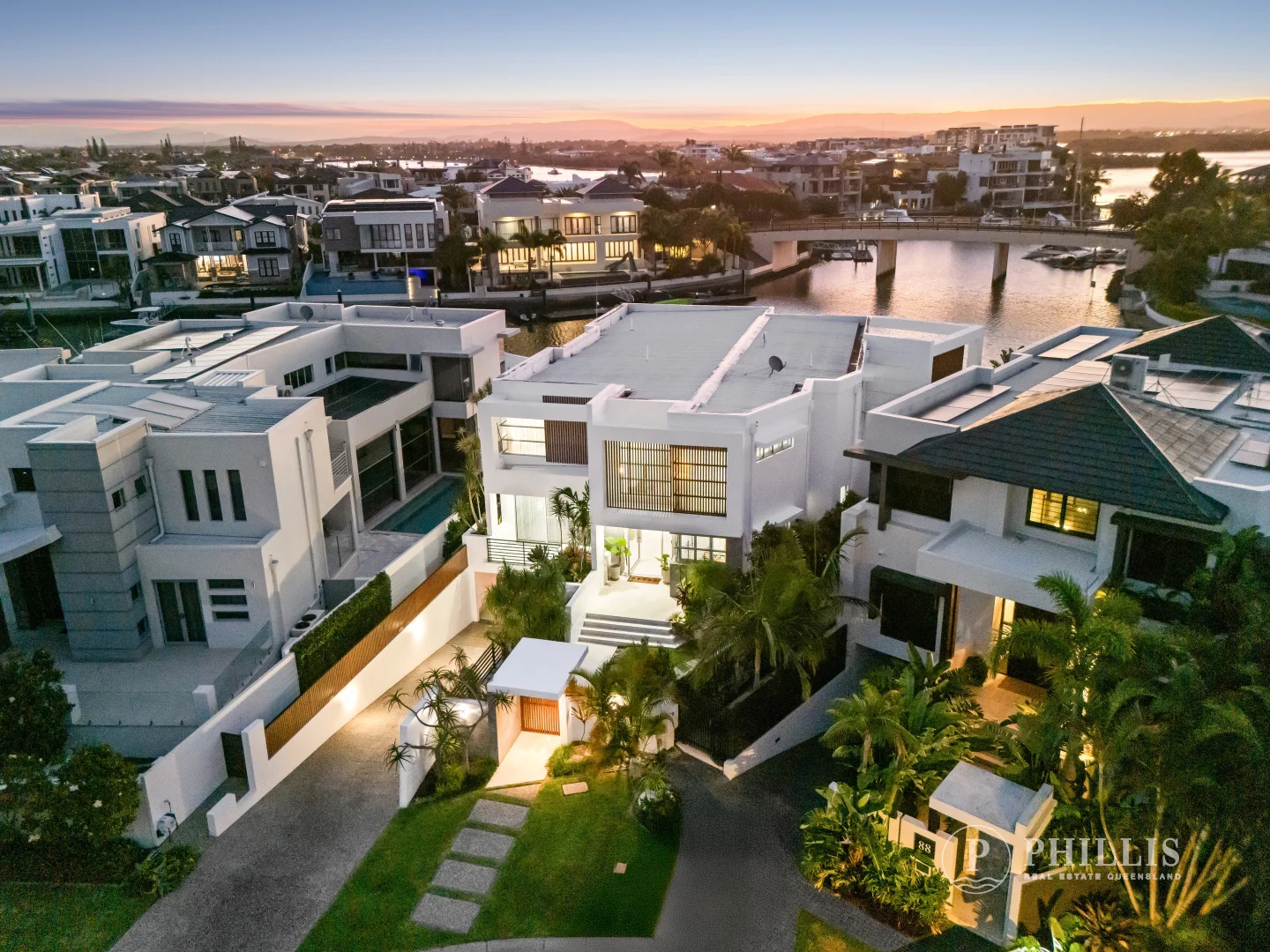 Additional image 31 of 86 Royal Albert Crescent, Sovereign Islands QLD 4216