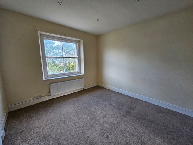 Additional image 5 of 3 bed flat to rentBay View Road, Colwyn Bay LL29