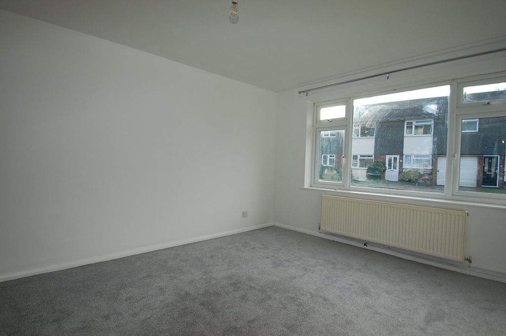 Additional image 3 of 1 bed parking/garage to rentHiljon Crescent, Chalfont St. Peter, Gerrards Cross SL9