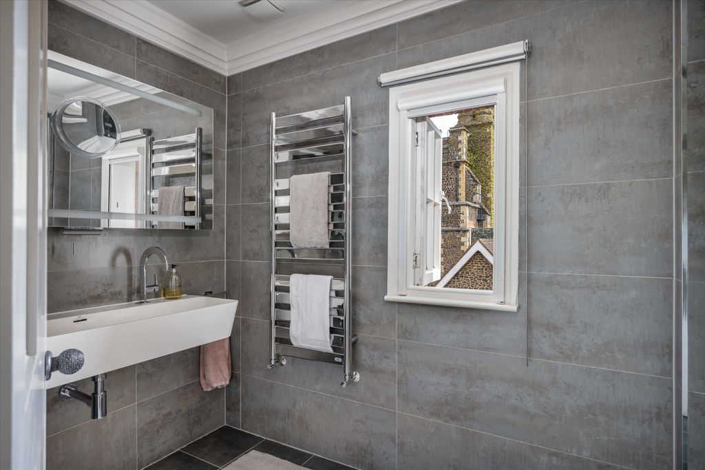 Additional image 10 of 3 bed flat to rentAlbury Park Mansion, Albury Park, Albury, Guildford GU5