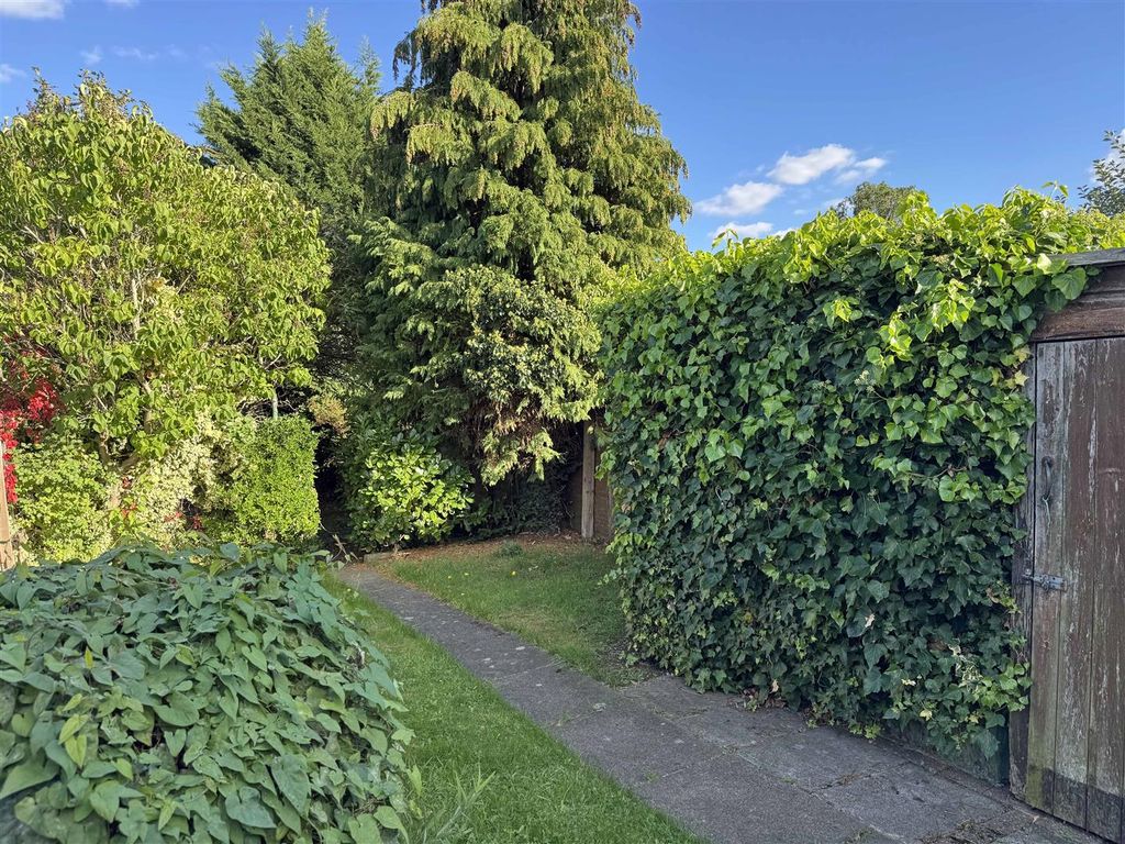 Additional image 11 of 3 bed semi-detached house to rentDoughty Street, Stamford PE9
