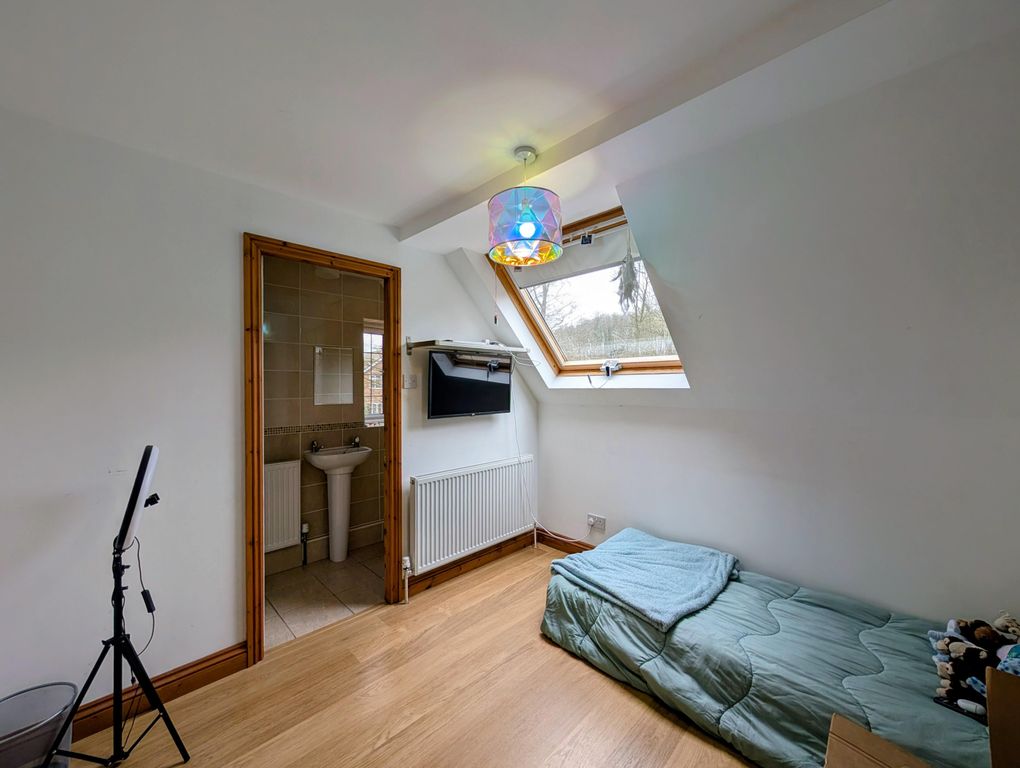 Additional image 10 of 4 bed property to rentRussell Gardens, Old Tupton, Chesterfield S42