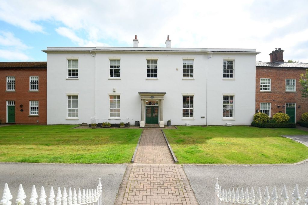 2 bed flat to rentThe Friary House, The Old Rectory, Admaston WS15