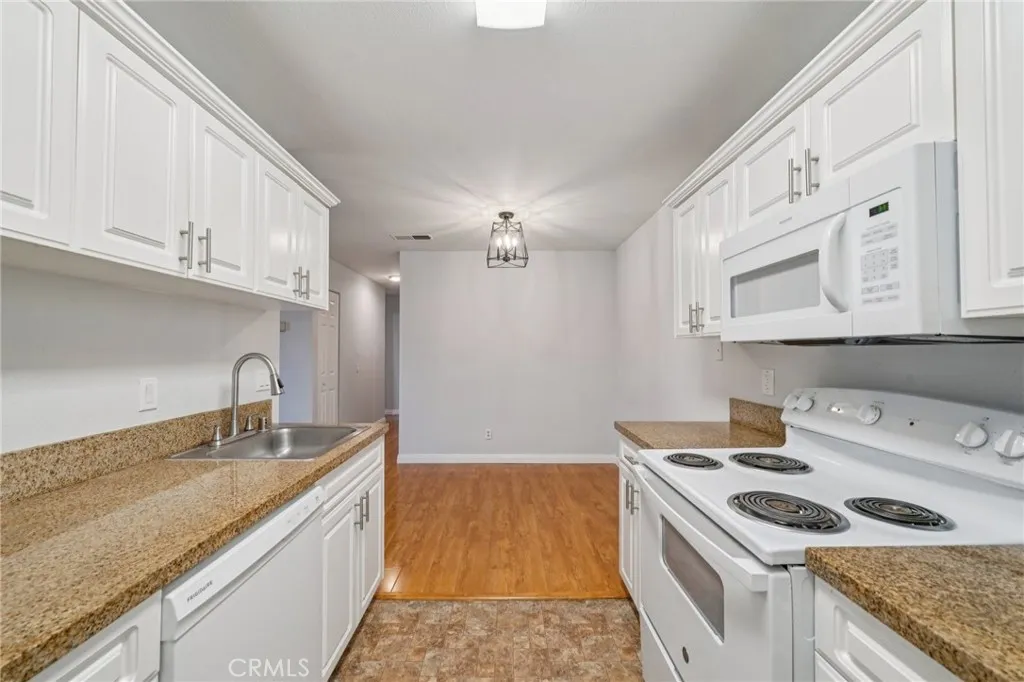 Additional image 70 of 1265 Kendall Dr Unit 221, San Bernardino, CA 92407