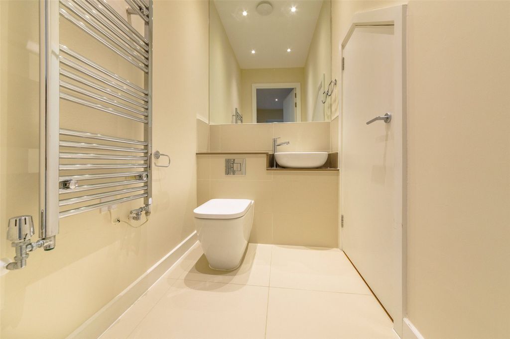 Additional image 8 of 4 bed terraced house to rentForbes Close, Trumpington, Cambridge CB2