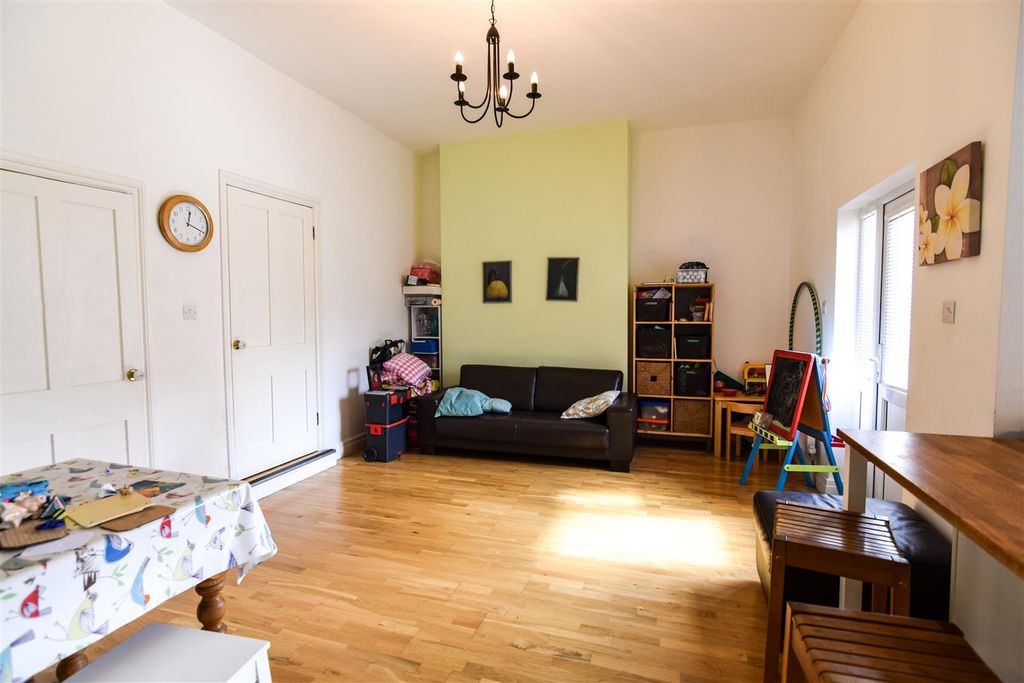 Additional image 4 of 6 bed semi-detached house to rentWarwick Place, Leamington Spa CV32