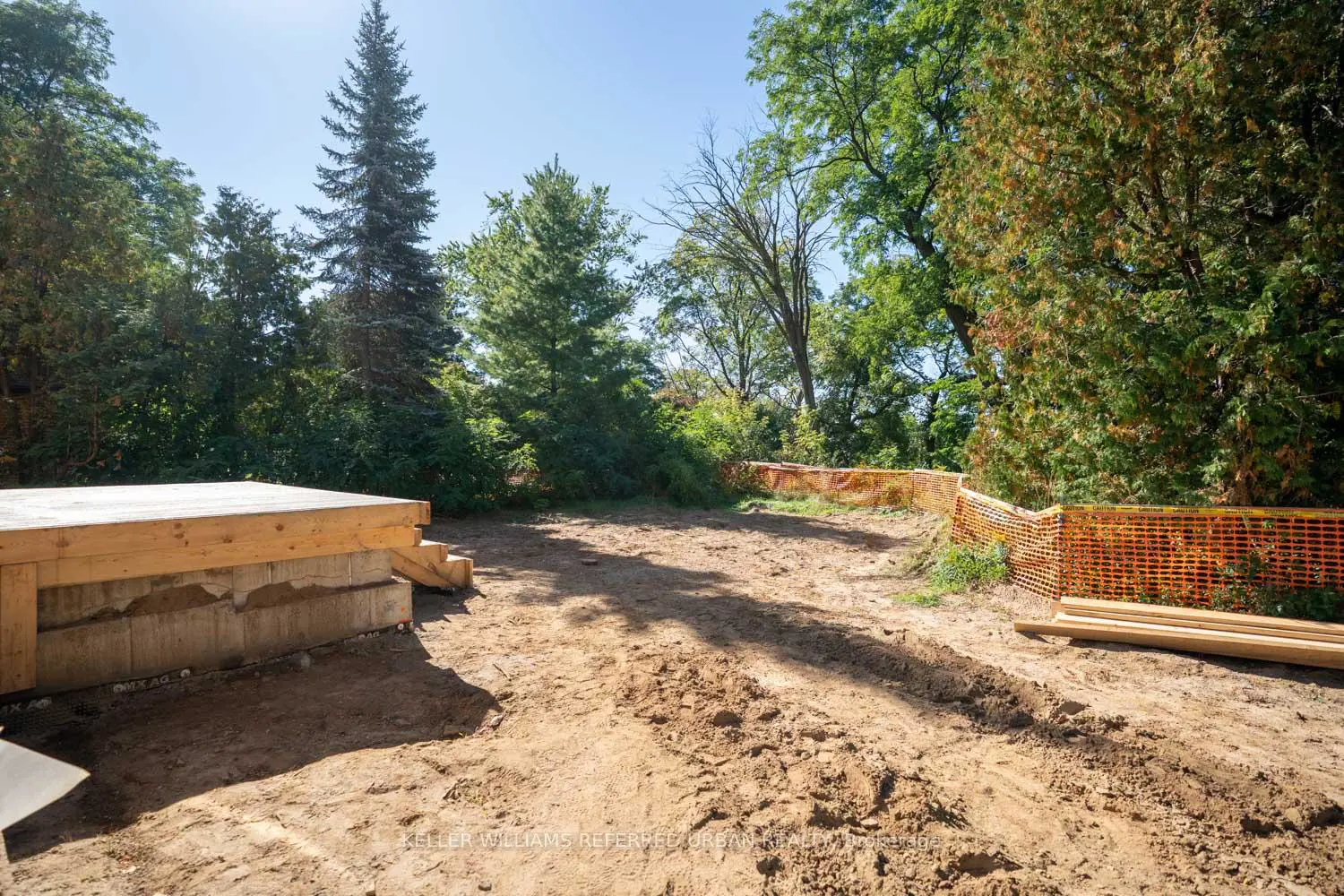 Additional image 13 of 1429 Dundas Crescent