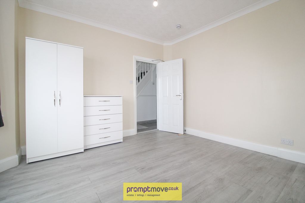 Additional image 4 of 6 bed property to rentStratford Road, Luton LU4