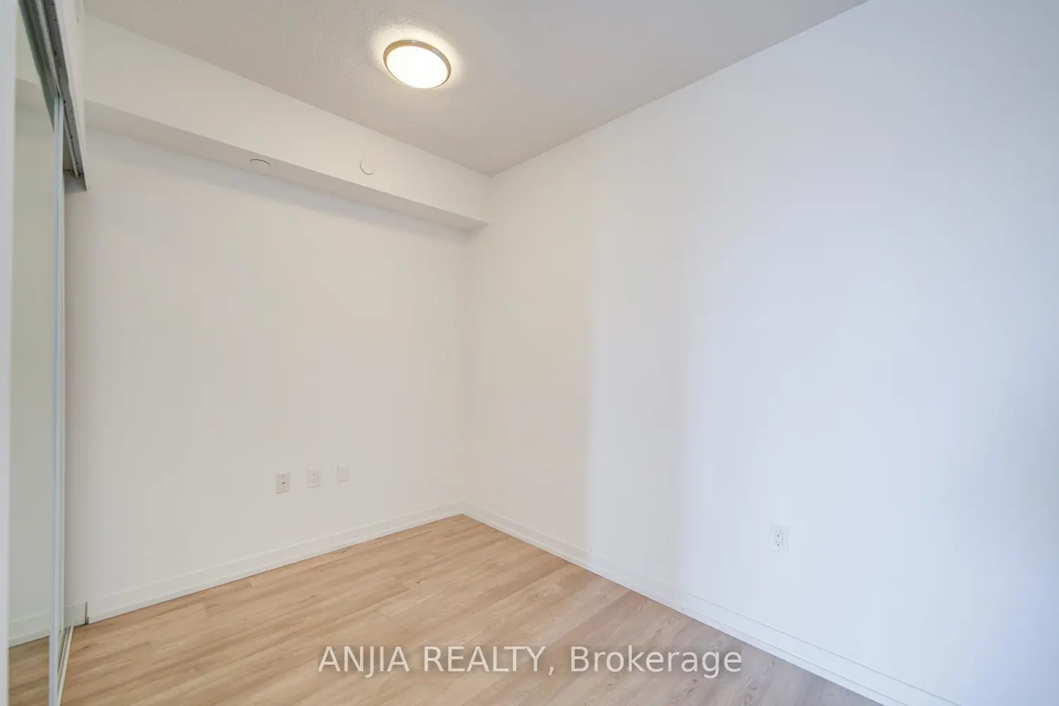 Additional image 5 of 1028 Mcnicoll Avenue 1213