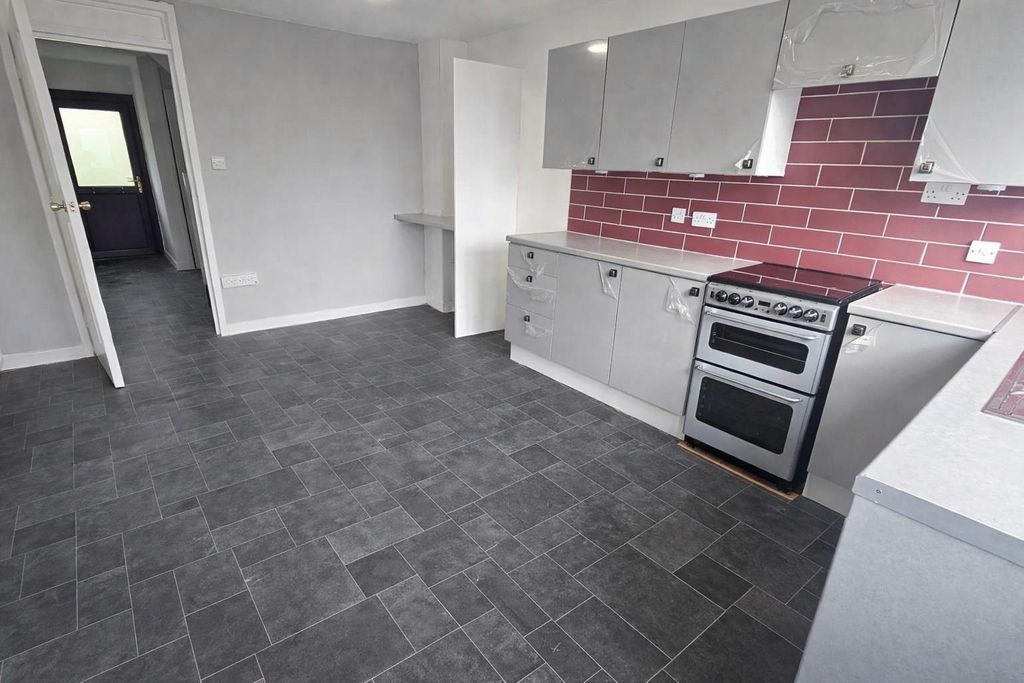 Additional image 2 of 5 bed terraced house to rentWatson Street, Dundee DD4