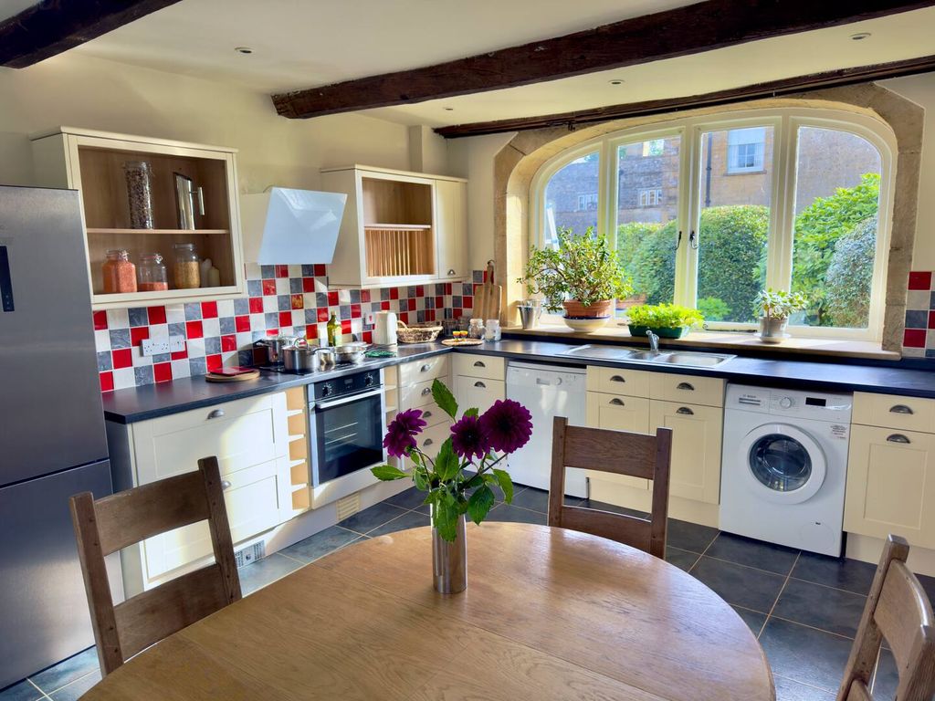 Additional image 10 of 3 bed farmhouse to rentHigh Street, Yeovil BA22