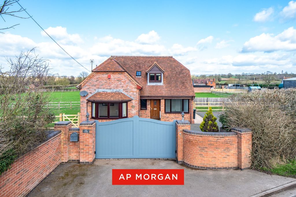 Additional image 2 of 3 bed detached house to rentWoodgate Road, Stoke Prior, Bromsgrove, Worcestershire B60