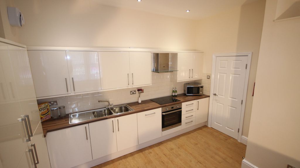 Additional image 12 of 6 bed terraced house to rentStudent Let - 311A Ecclesall Road, Sheffield S11