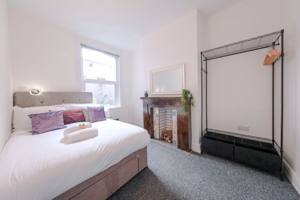 Additional image 8 of 5 bed semi-detached house to rentDouglas Road, Horfield, Bristol BS7