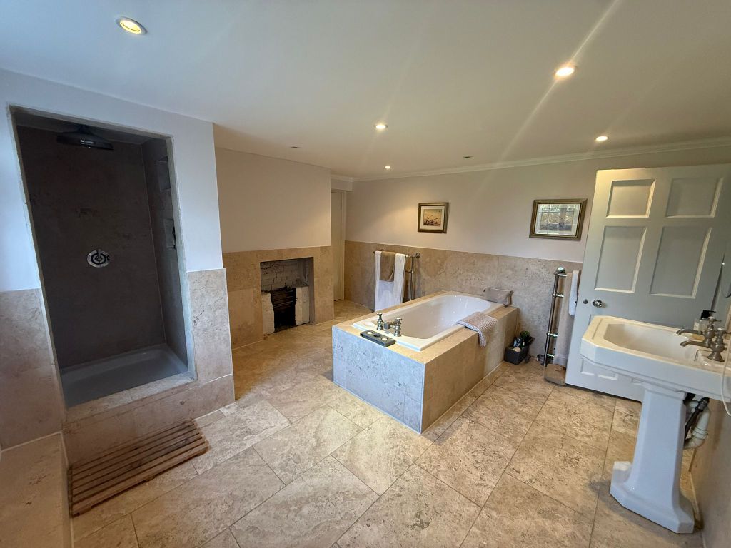 Additional image 14 of 5 bed country house to rentBrinkworth, Chippenham SN15