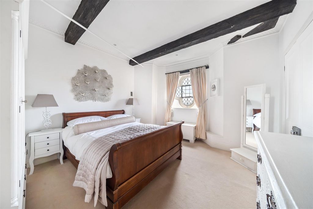 Additional image 30 of 6 bed detached house to rentPelhams Walk, Esher KT10