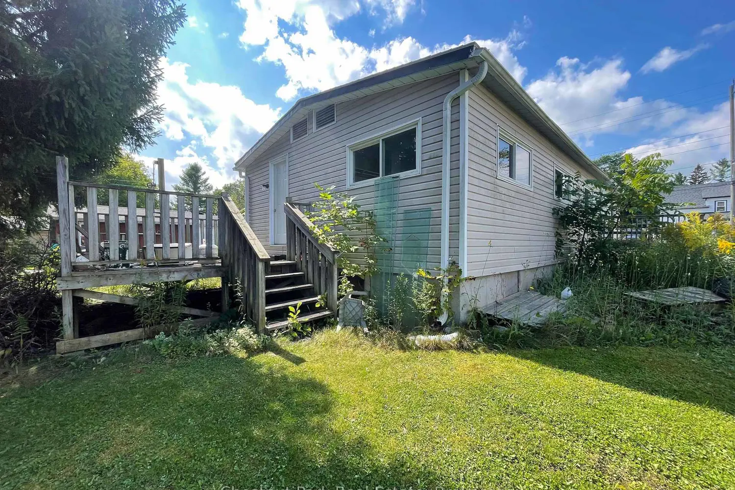 Additional image 16 of 383 Thompson Street