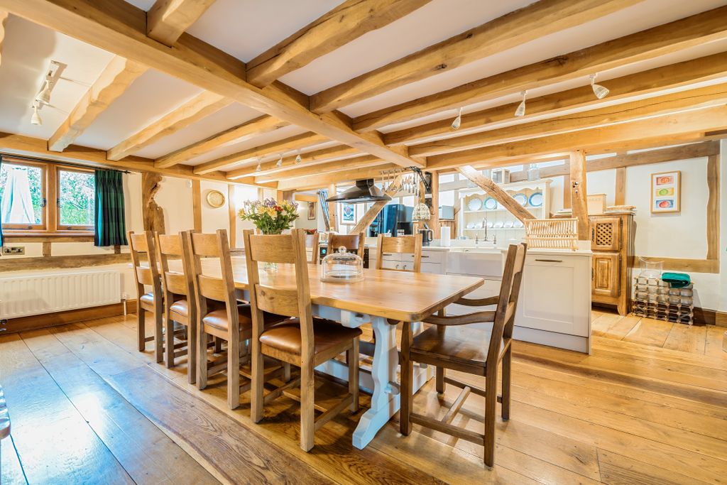 Additional image 14 of 5 bed detached house to rentWalnut Barn, West Sussex RH13