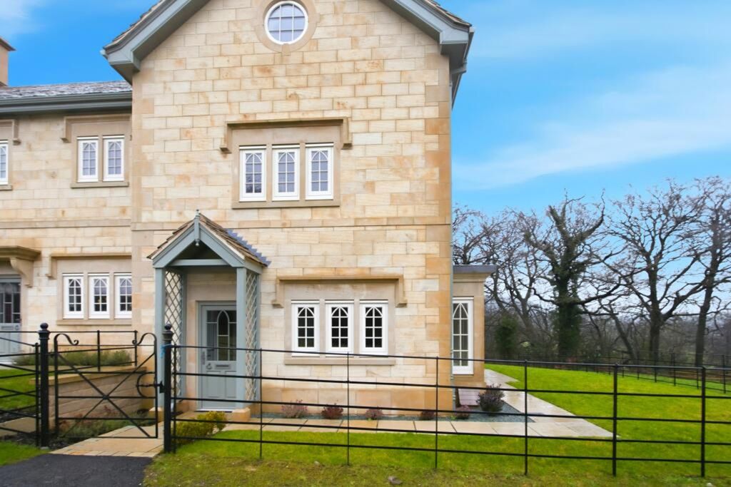 4 bed semi-detached house to rentAshover Road, Kelstedge, Ashover S45