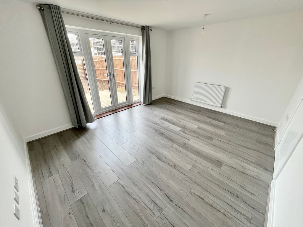 Additional image 7 of 4 bed property to rentFfordd Darwin, Barry CF63