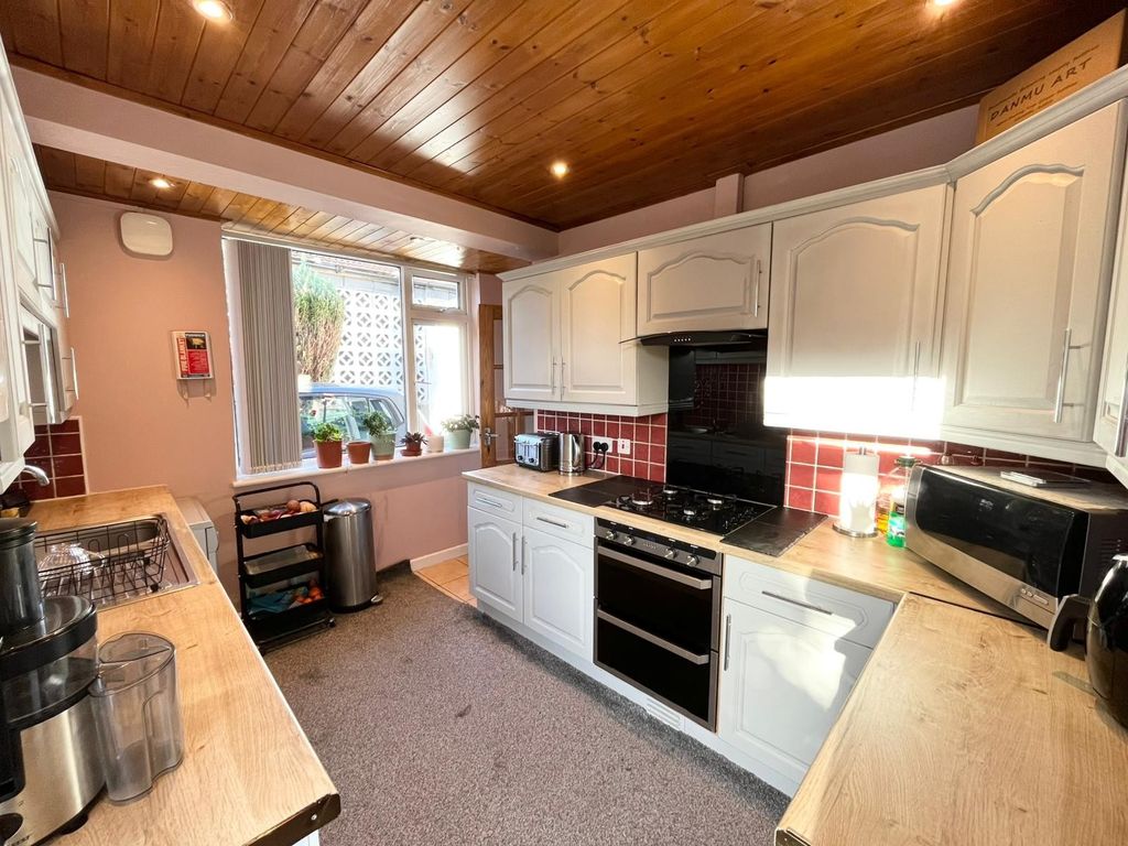 Additional image 5 of 3 bed detached bungalow to rentHowards Road, Wirral CH61