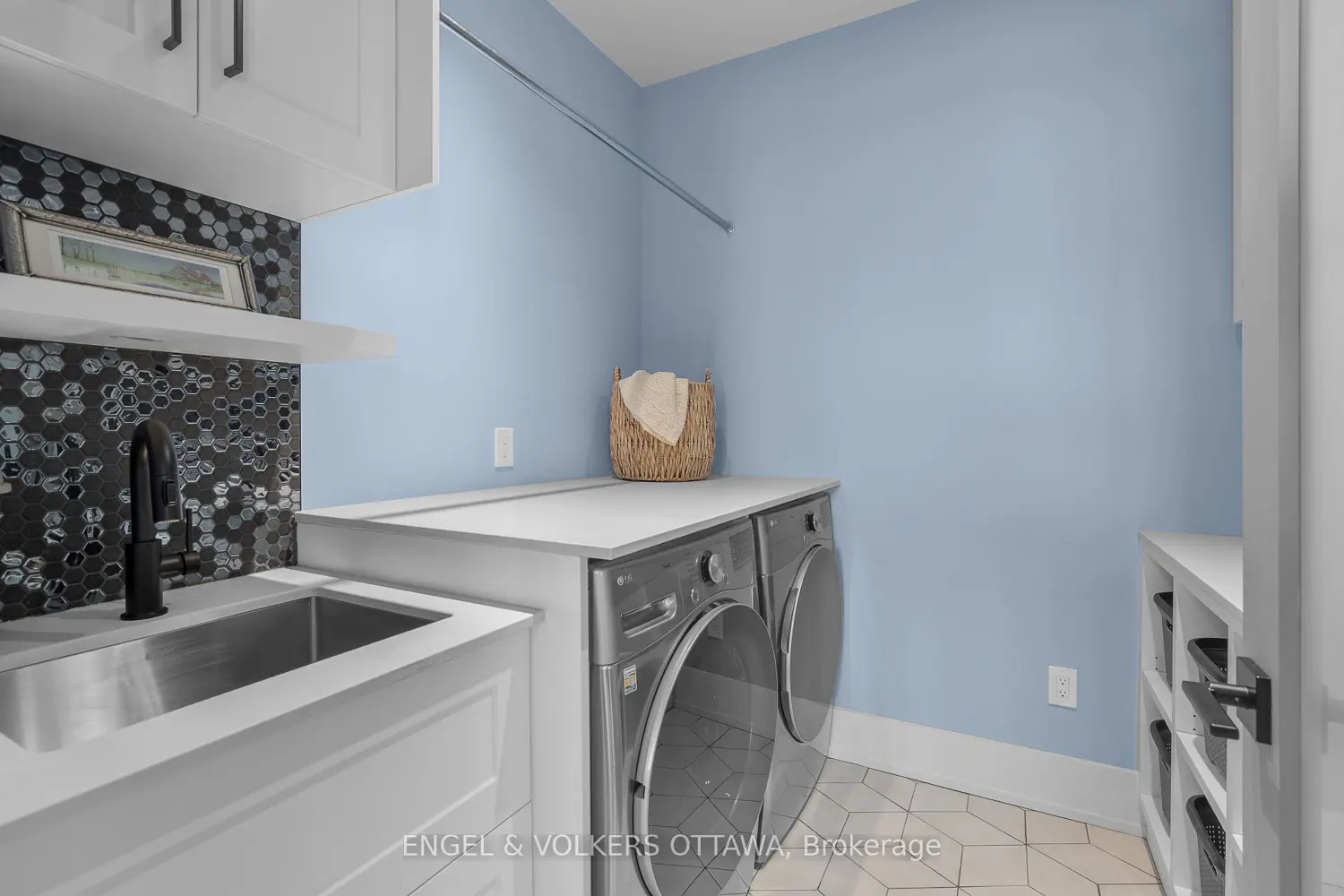 Additional image 16 of 37 Clarendon Avenue