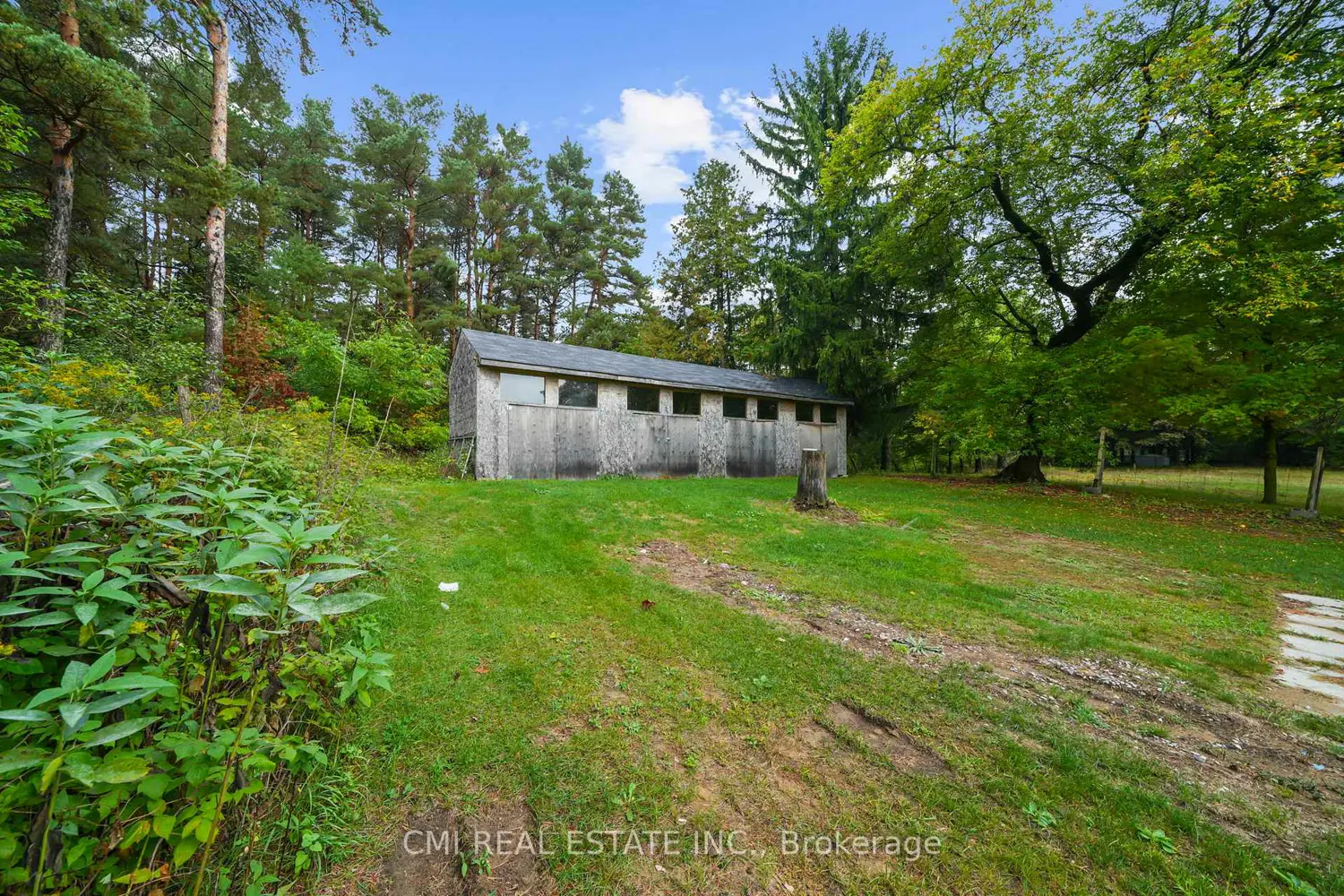 Additional image 19 of 246 Regional 8 Road