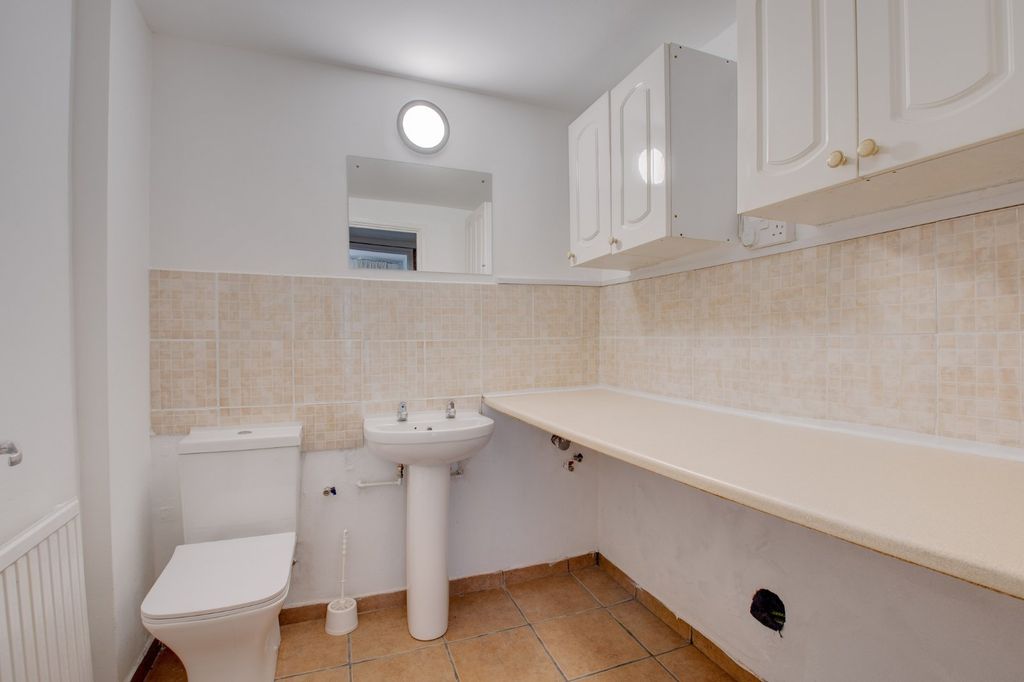 Additional image 11 of 3 bed semi-detached house to rentFulton Close, Bromsgrove, Worcestershire B60
