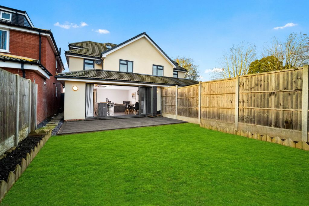 Additional image 19 of 5 bed semi-detached house to rentBrooklands Road, Hall Green, Birmingham B28