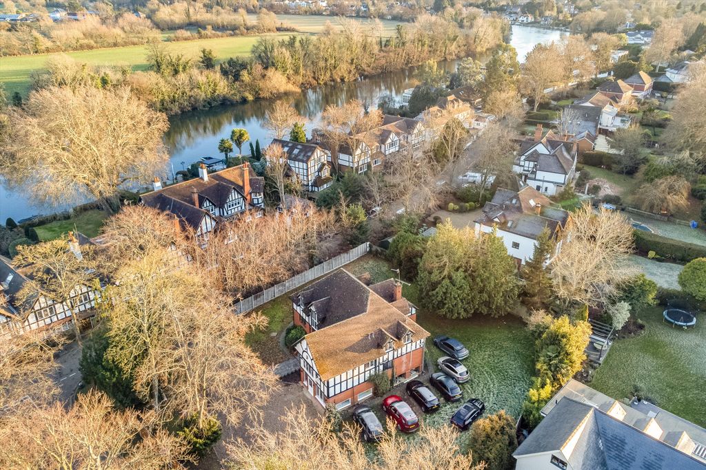 Additional image 11 of 5 bed detached house to rentLowlands, Fishery Road, Maidenhead, Berkshire SL6