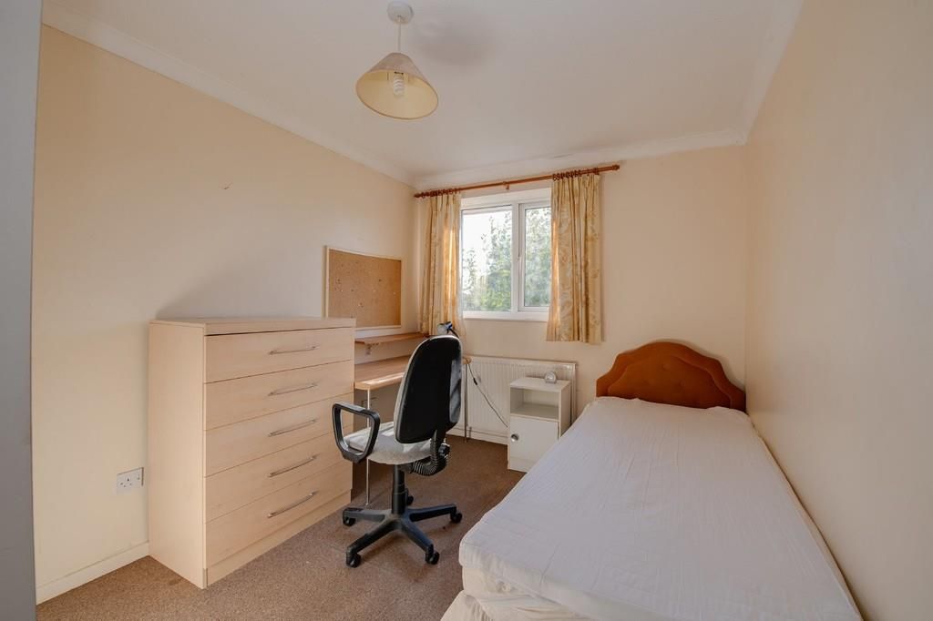 Additional image 5 of 6 bed end terrace house to rentMillfield Close, Chichester PO19