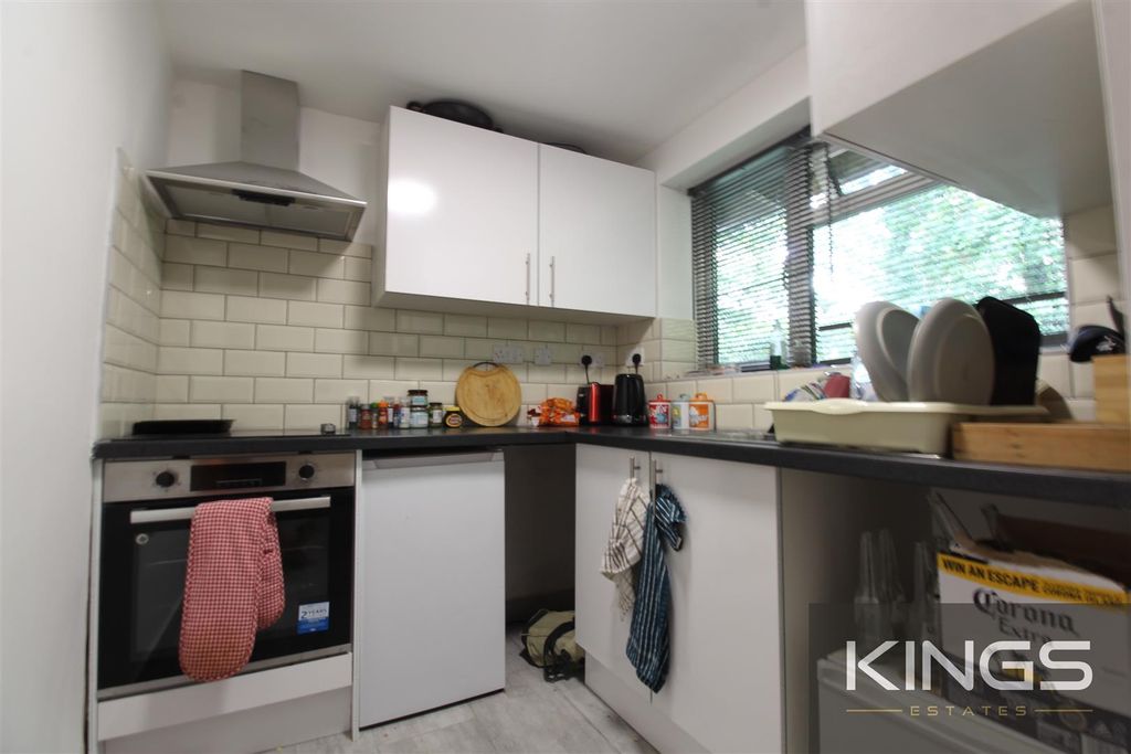3 bed flat to rentBurgess Road, Southampton SO16