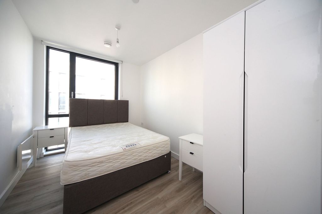 Additional image 7 of 2 bed flat to rentViva Court, Kimpton Road, Luton LU2