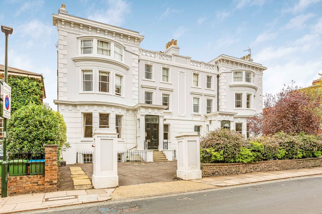 Additional image 3 of 3 bed flat to rentBurlington House, Kings Road, Richmond, Surrey TW10