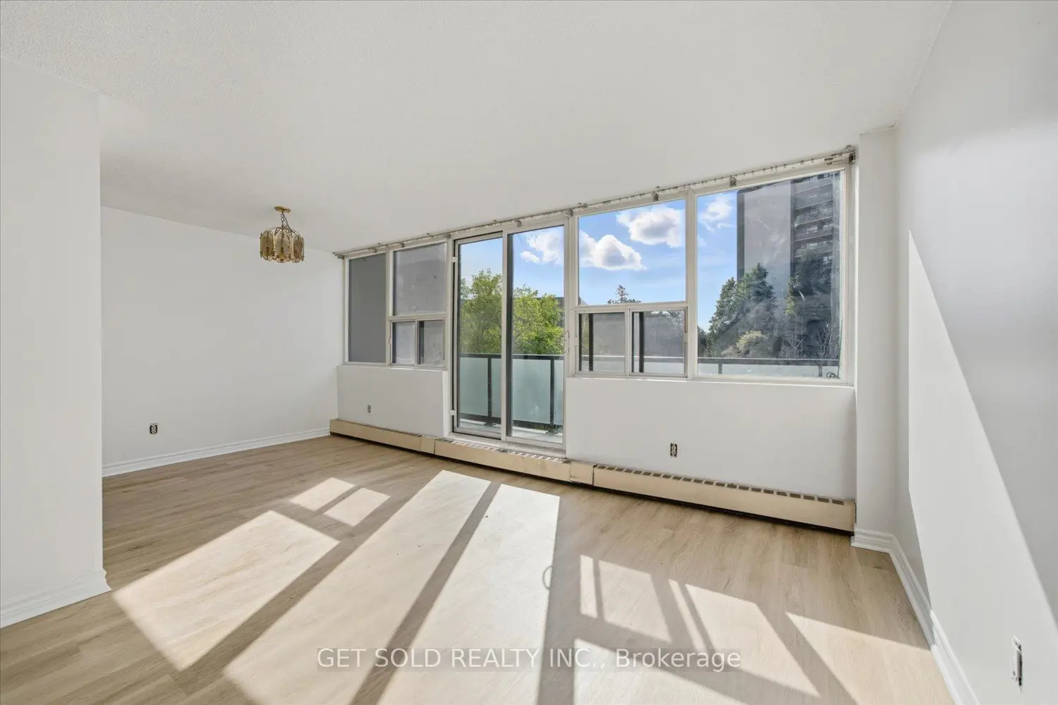 Additional image 7 of 2121 Roche Court 301