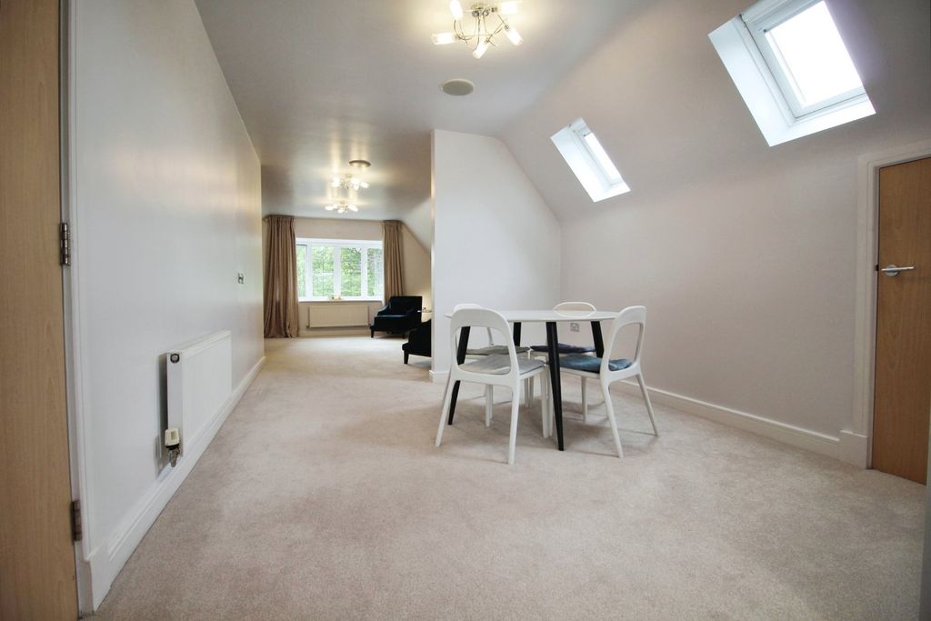 Additional image 5 of 2 bed flat to rentKnutsford Road, Wilmslow, Cheshire SK9
