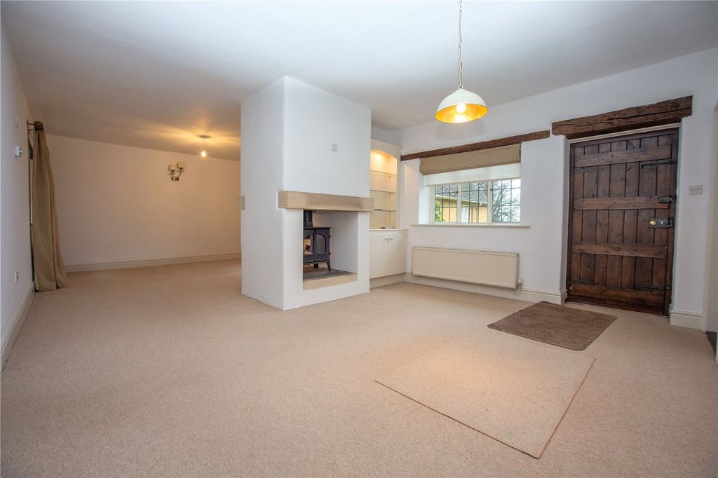 2 bed terraced house to rentMiddle Hill, Broadway, Worcestershire WR12