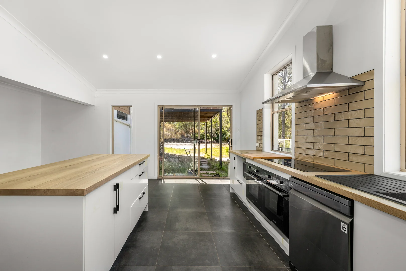 Additional image 12 of 8 Albion Road, Eatons Hill QLD 4037