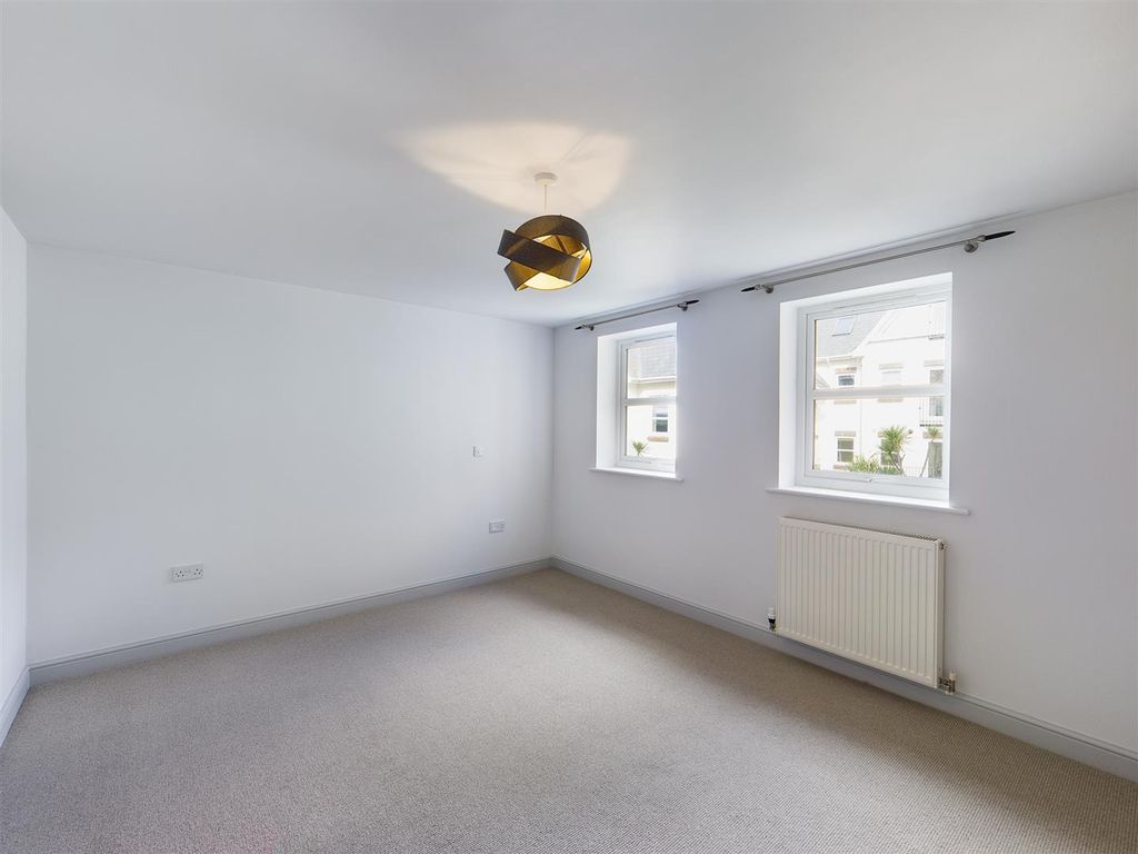 Additional image 4 of 3 bed flat to rentPentire Crescent, Newquay TR7
