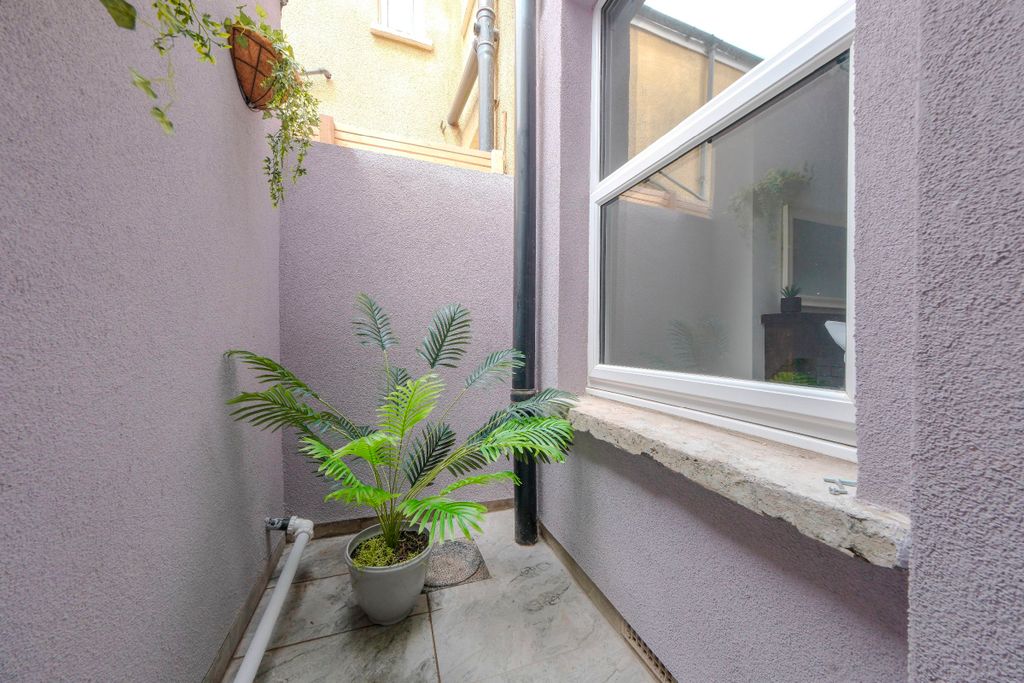 Additional image 24 of 5 bed semi-detached house to rentDouglas Road, Horfield, Bristol BS7