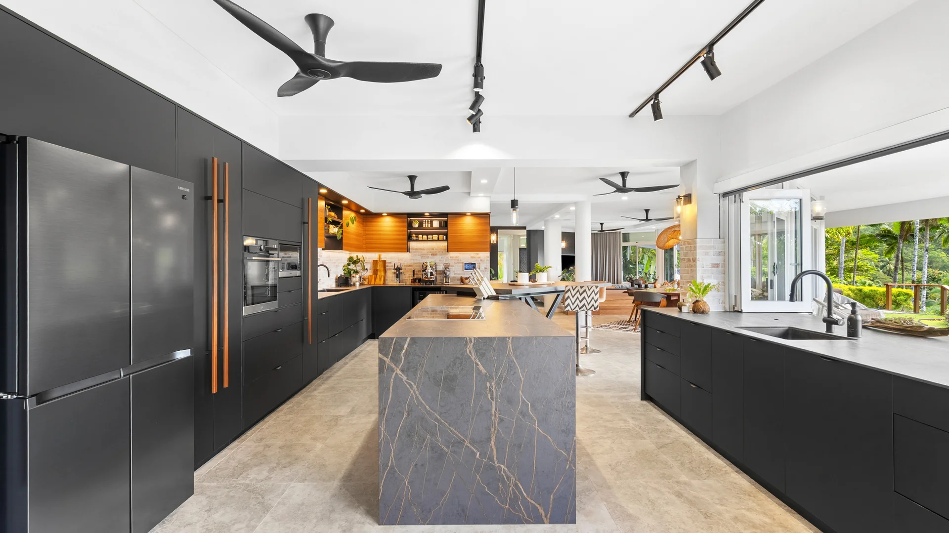 Additional image 4 of 114A Hillview Crescent, Whitfield QLD 4870