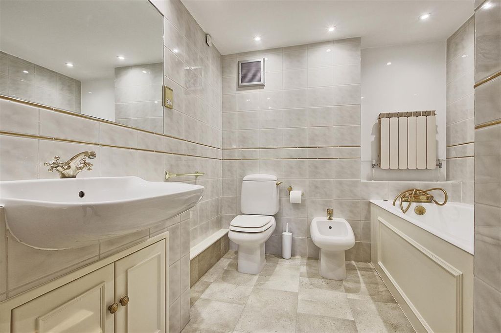 Additional image 6 of 3 bed flat to rentRedwood Lodge, Grange Road, Cambridge CB3