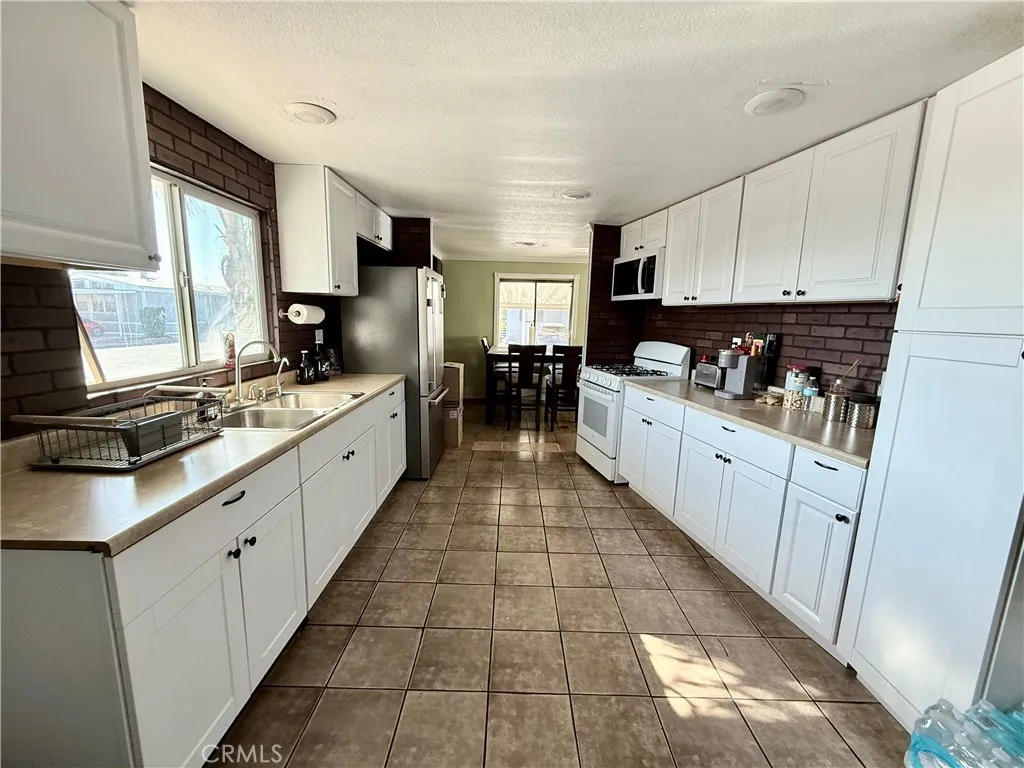 Additional image 50 of 1855 Riverside Dr, Ontario, CA 91761