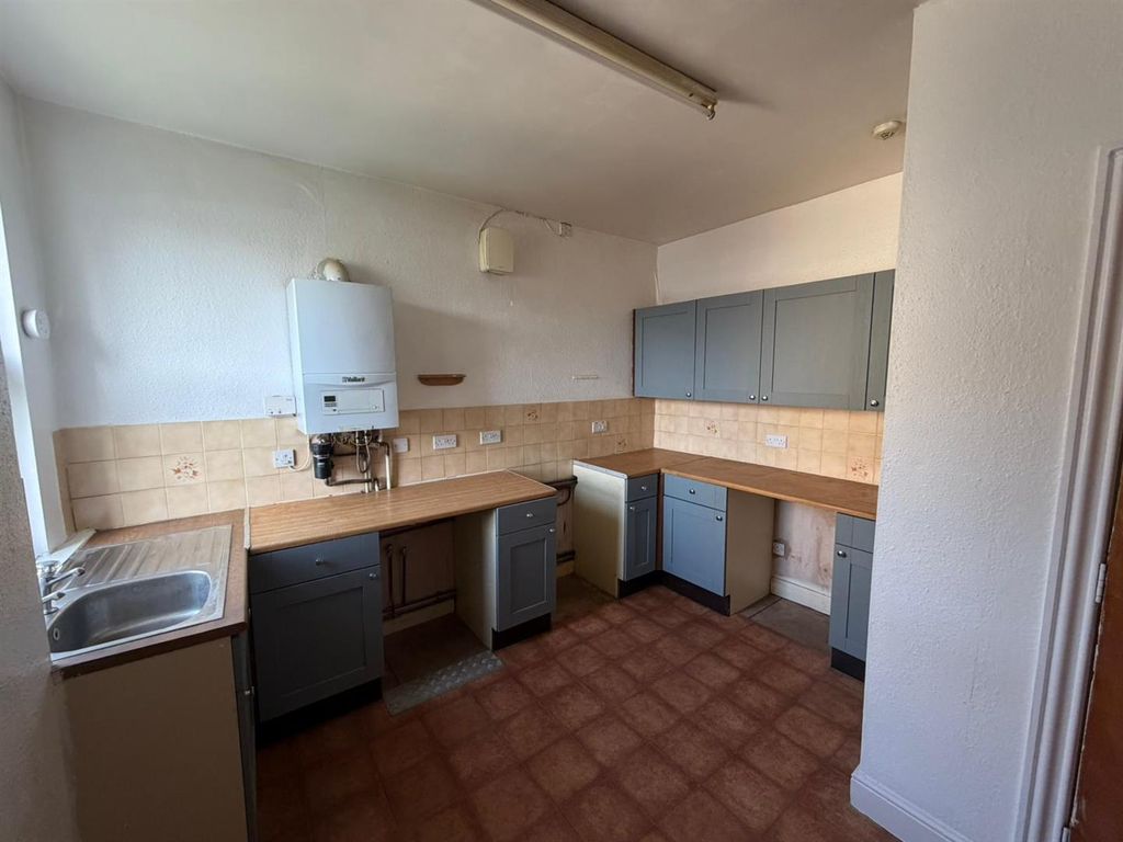 Additional image 2 of 2 bed flat to rentBelgrave Road, Colwyn Bay LL29