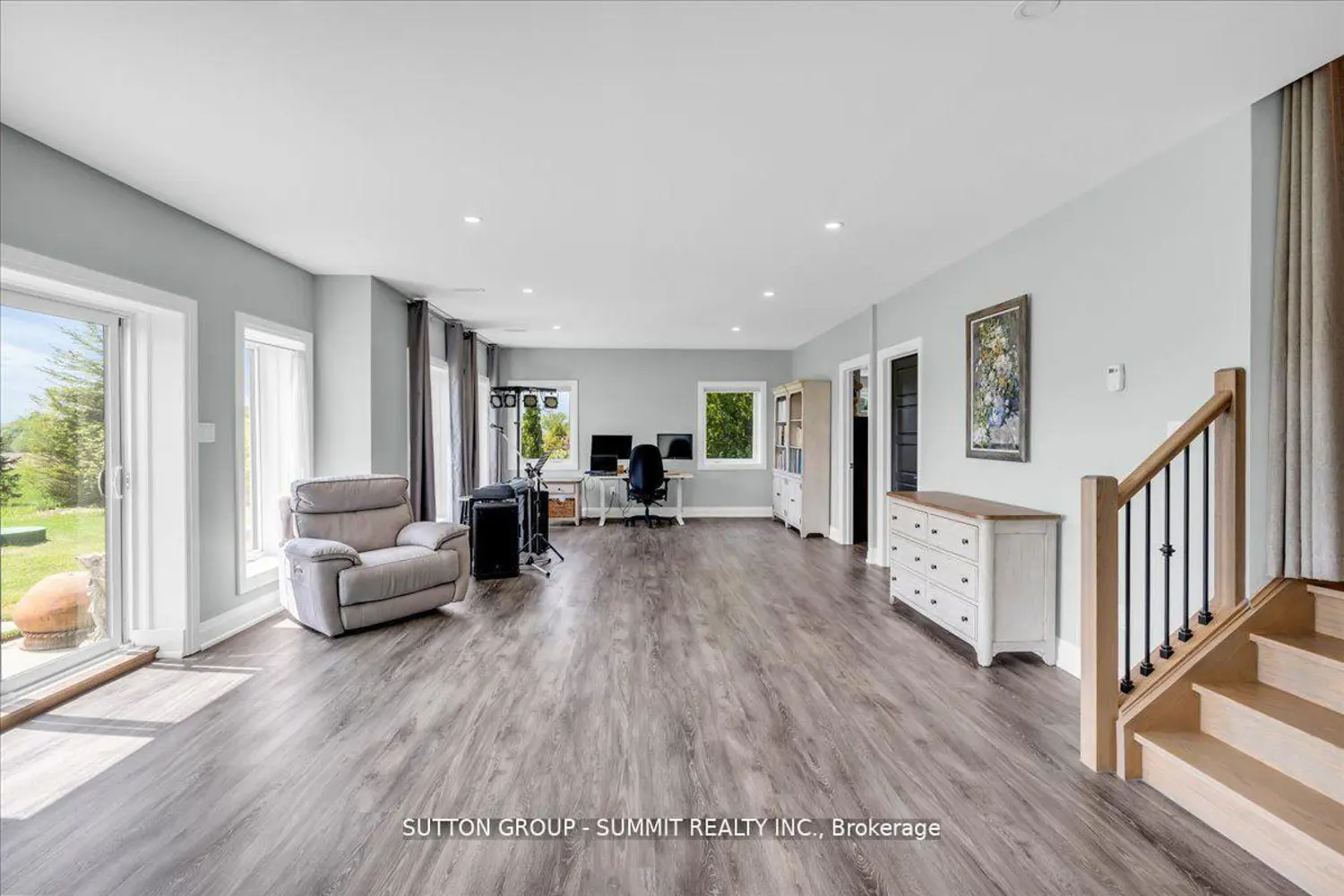 Additional image 5 of 3 Best Court