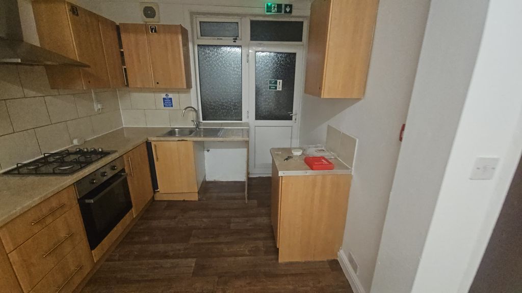 Additional image 32 of 8 bed shared accommodation to rentBiscot Road, Luton LU3